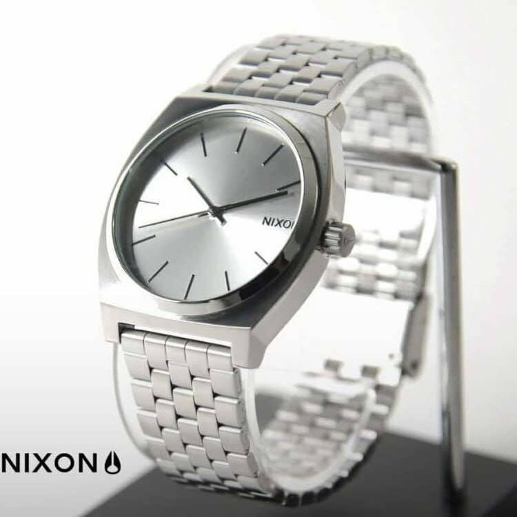 Nixon watches
