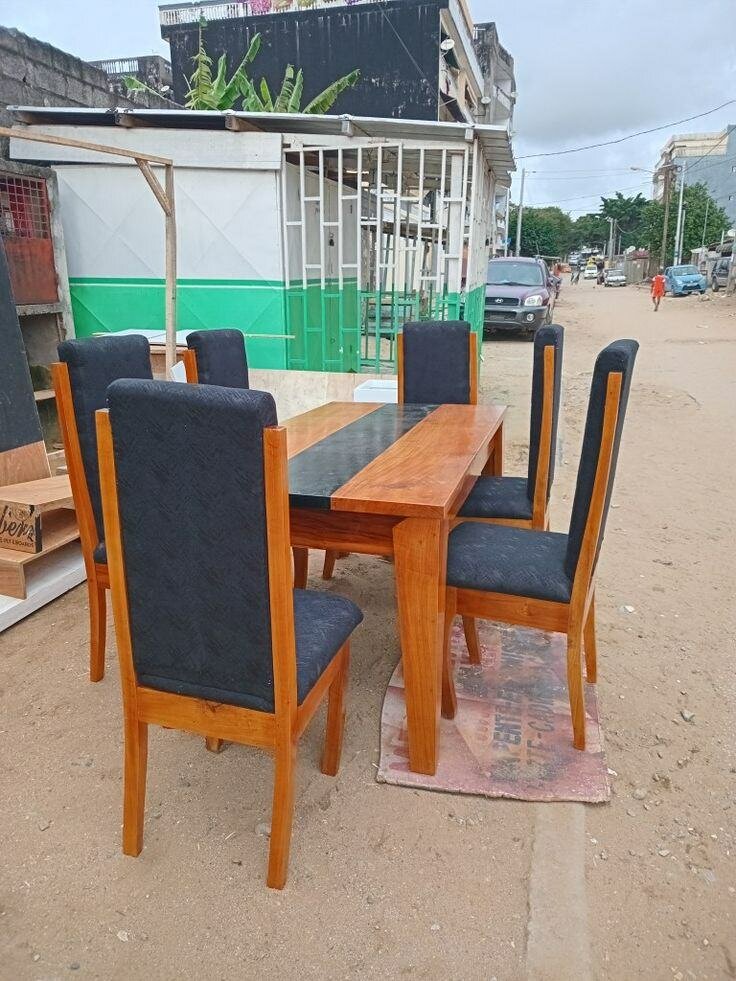 Table à manger bois et tissu