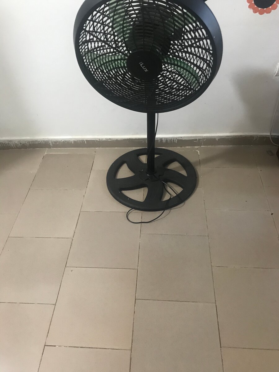 Ventilateur sur pied élégant