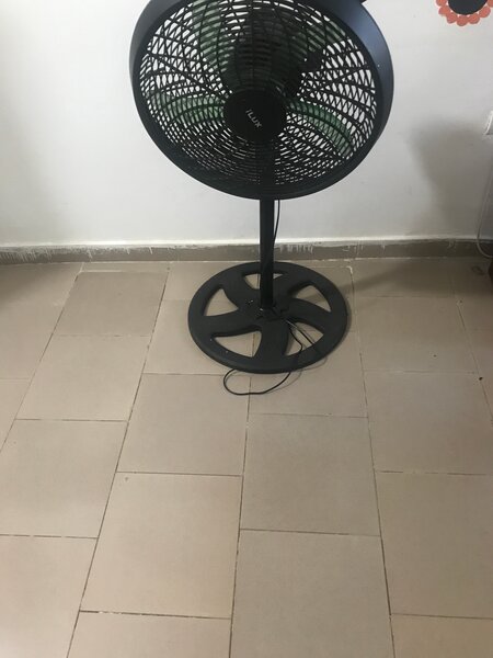 Ventilateur sur pied élégant