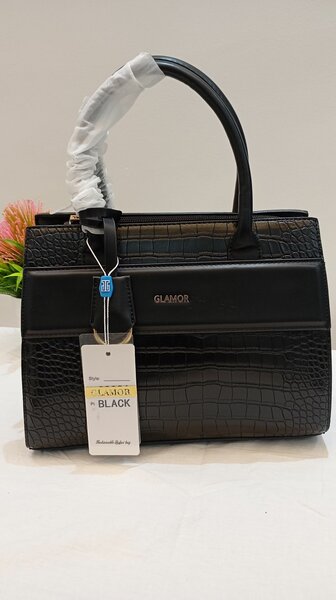 Trendy ladies handbag