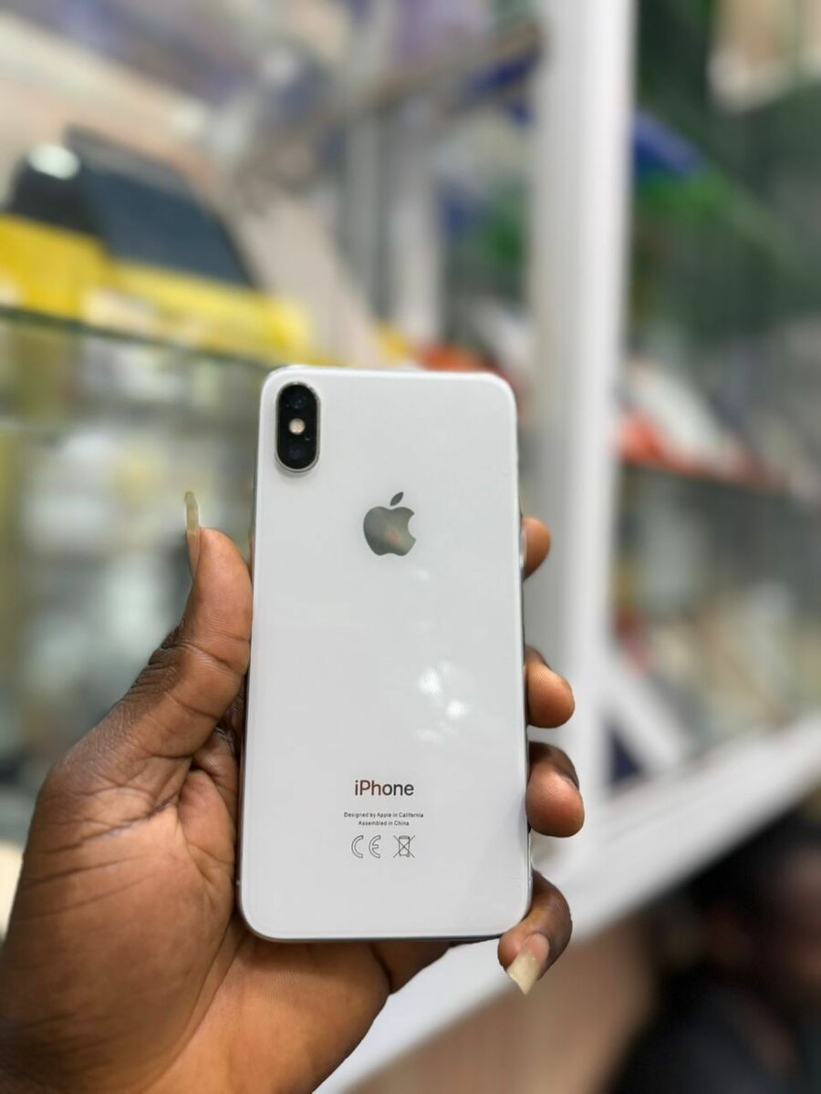 iPhone X Argent 64Go Colis