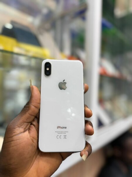 iPhone X Argent 64Go Colis