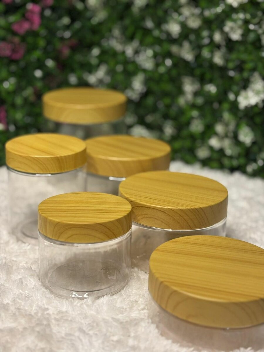 Bocaux en verre avec couvercle bois