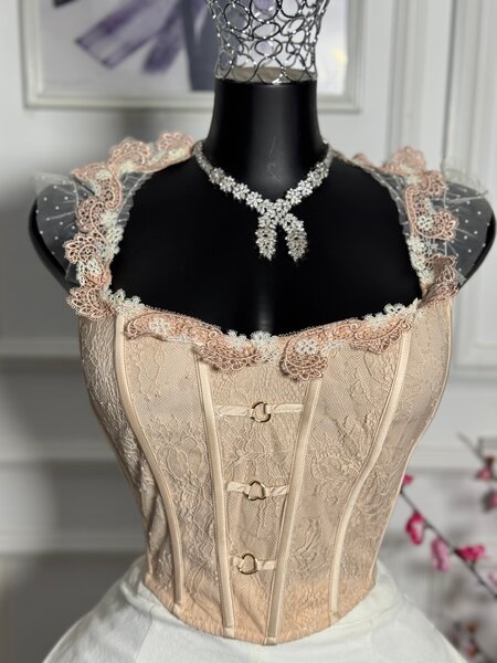 Corset à dentelle élégante