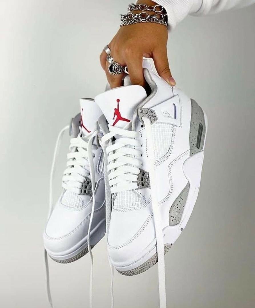 AIR JORDAN 4
