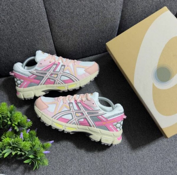 Baskets de course enfant roses