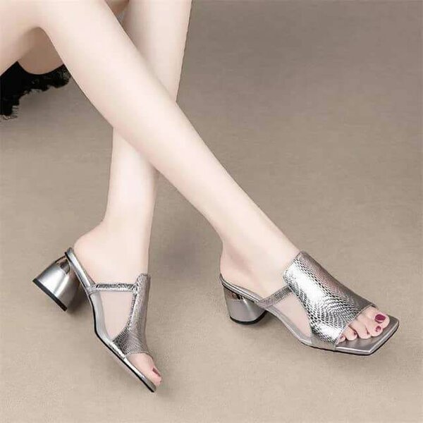 Sandales à talons argentées