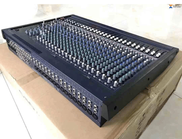 MG-32/14FX Audio Mixer