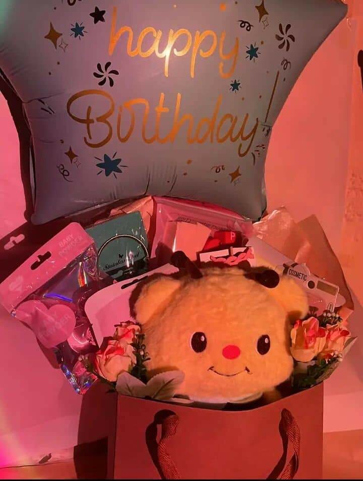 Cadeau anniversaire avec nounours et ballons