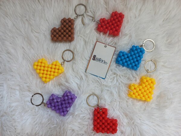 Porte-clés en forme de cœur coloré