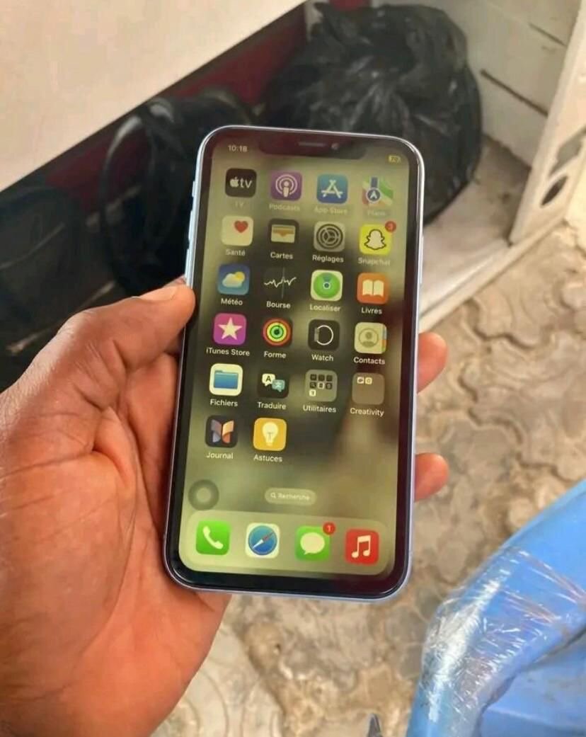 iPhone XR bleu