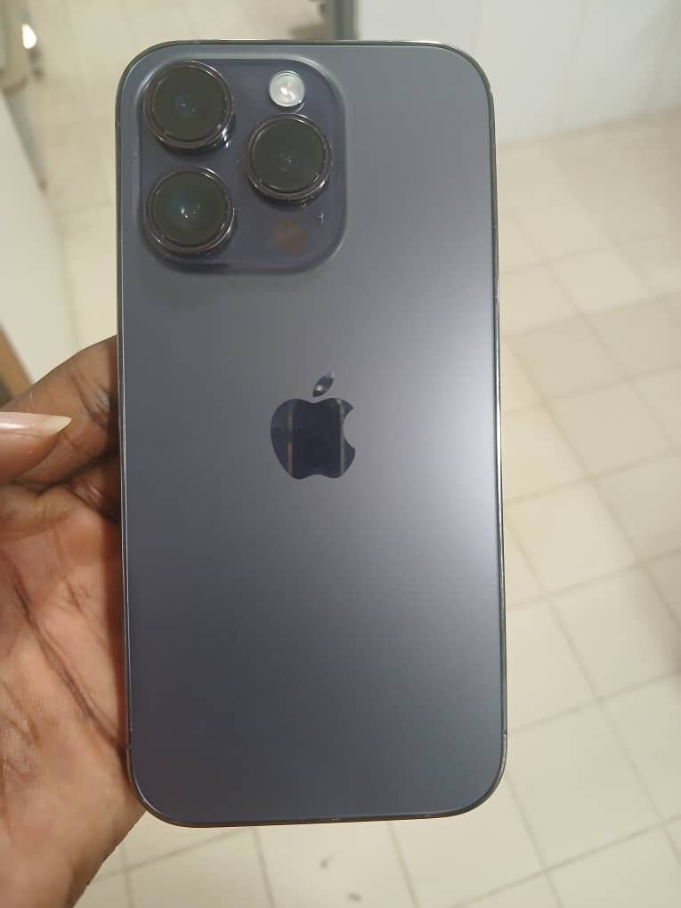 iPhone 14Pro avec le carton