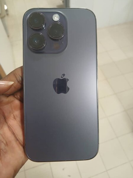 iPhone 14Pro avec le carton