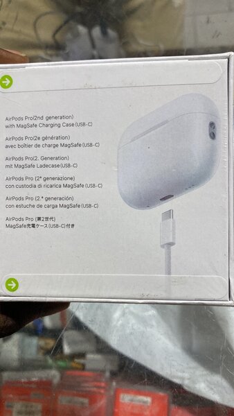 AirPods Pro 2 MagSafe