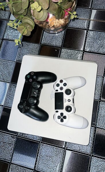 PES 4pro with two game pads