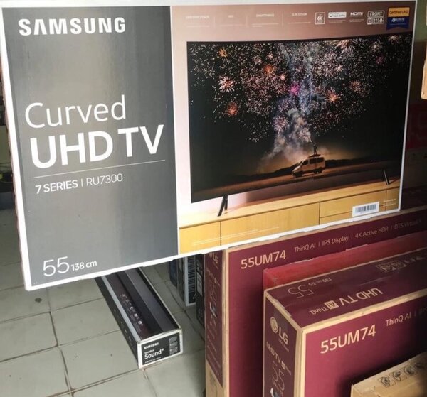 Samsung curved UHD TV