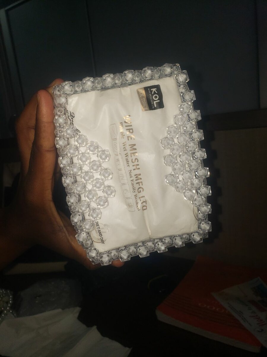 Boîte à mouchoirs perles élégante