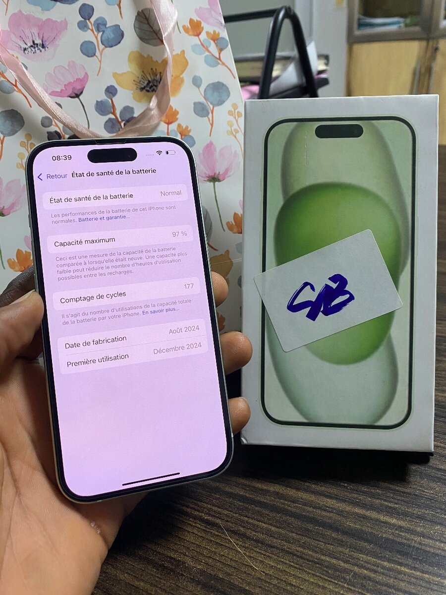 iPhone 15 Vert 128GB 02 Puces