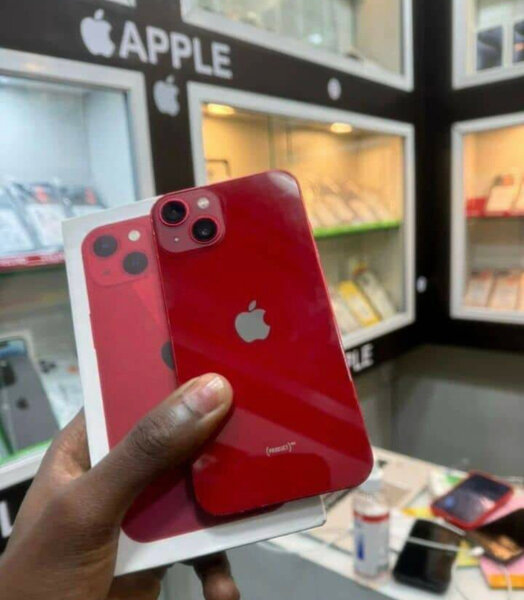 iPhone 13 rouge élégant