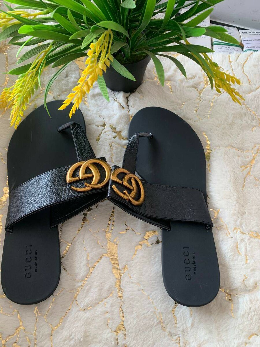 Gucci slippers