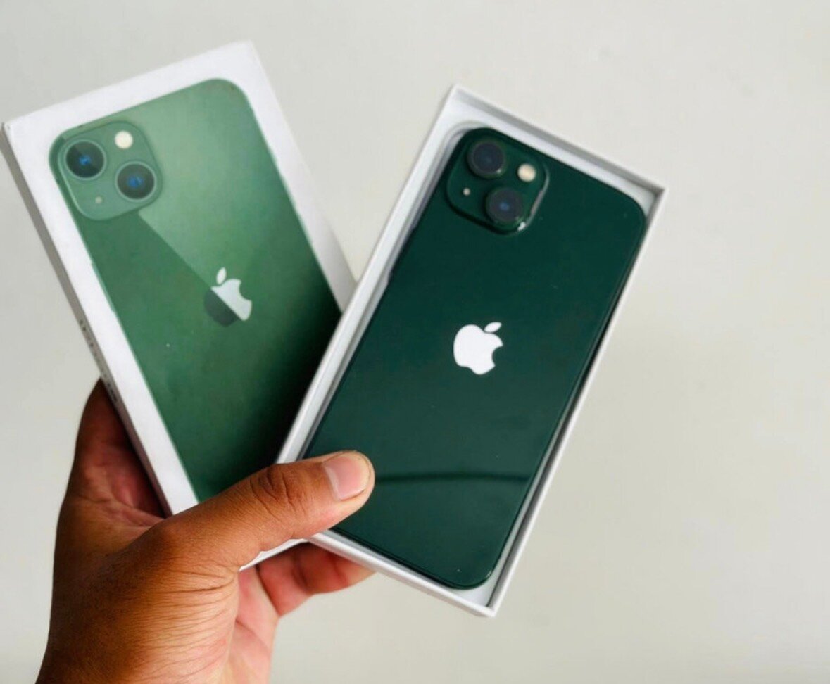 iPhone 13 simple Apple vert