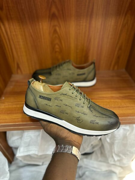 Chaussures Lacoste décontractées