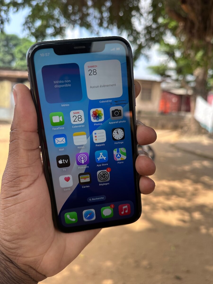 iPhone 11 64G très propre