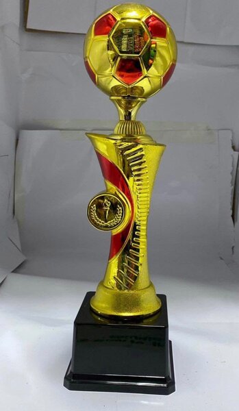 Trophée de football doré