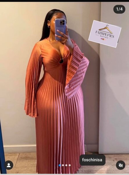 Robe plissée élégante