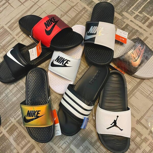 Nike Benassi Slippers