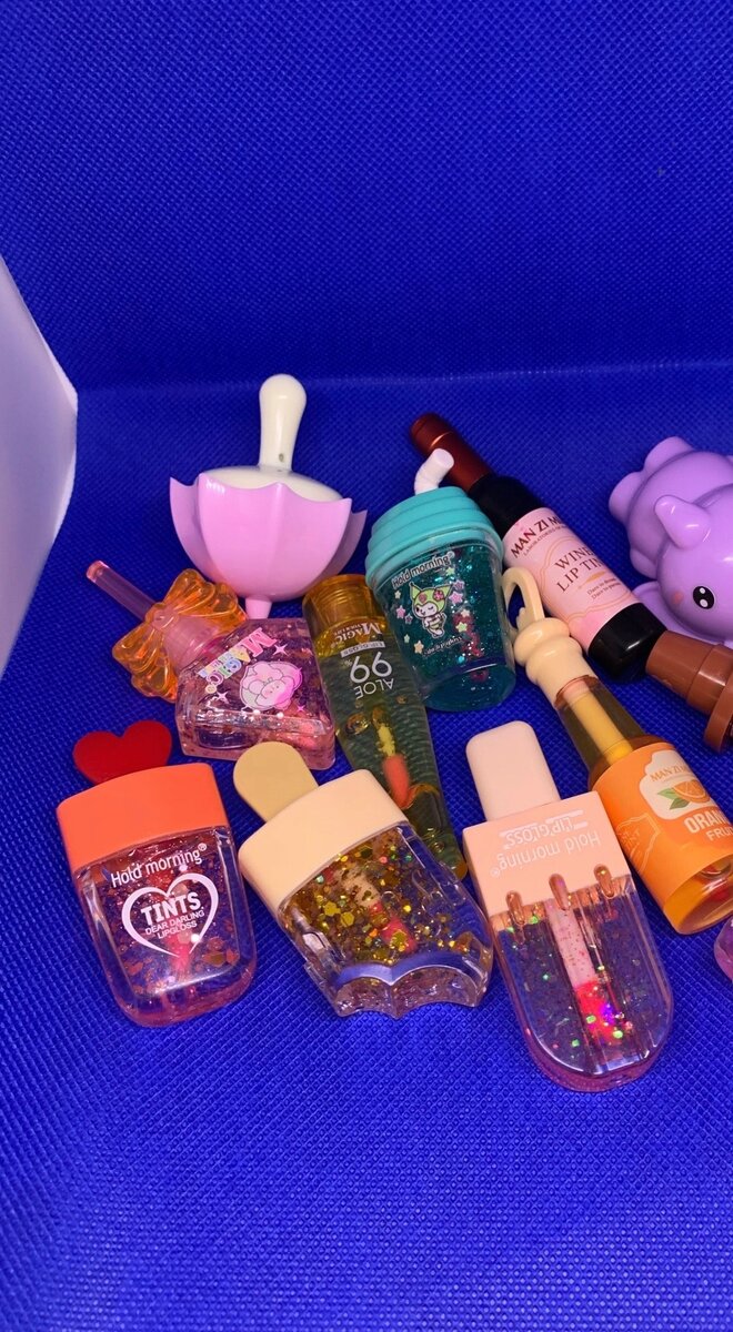 Lot de mini maquillages mixtes