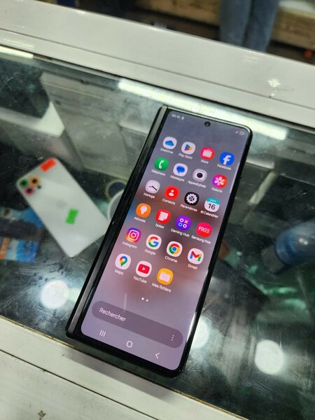 Galaxy z fold 3 256giga et 12