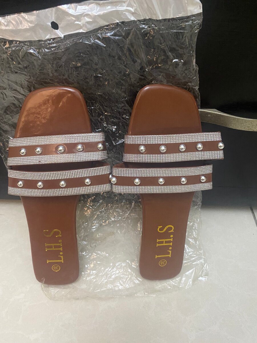 Sandales à strass élégantes