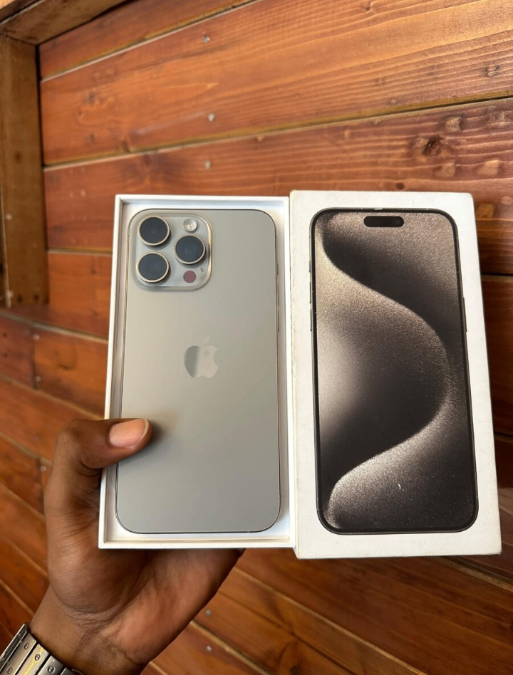 Iphone 15 pro max eSIM unlocked 256 gig