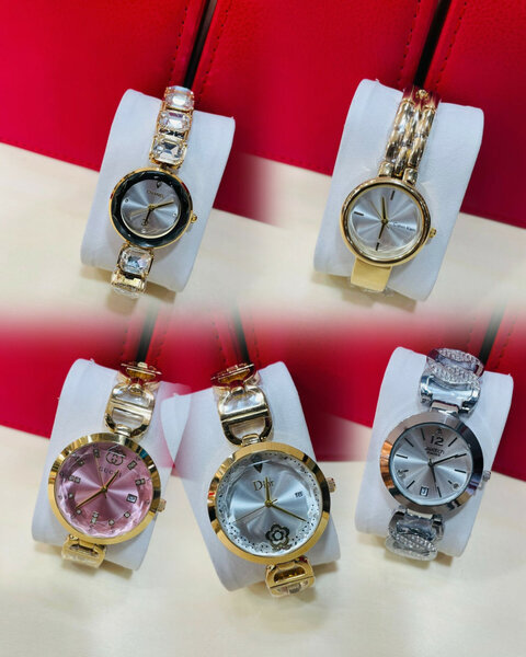 Montres élégantes en or