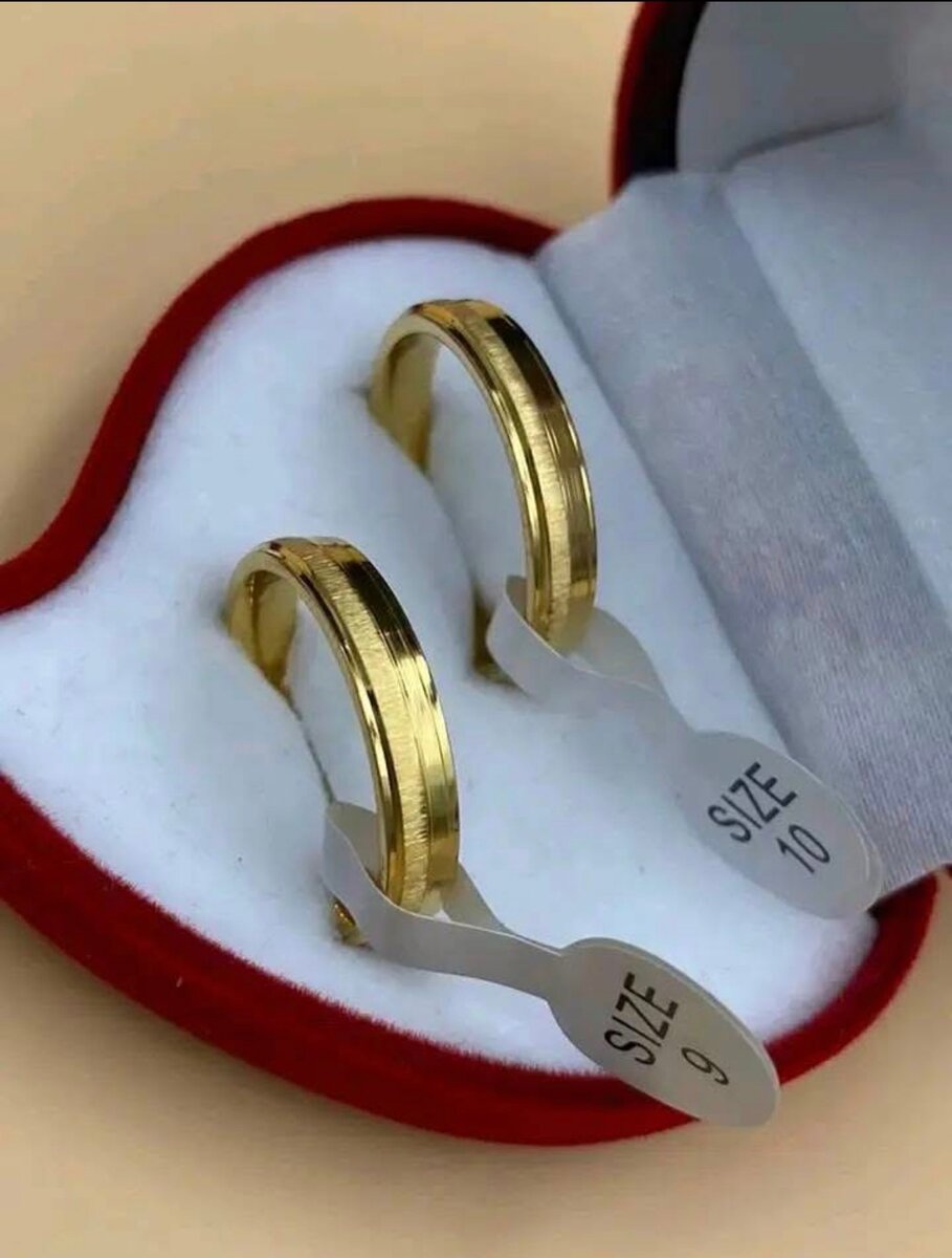 Alliances en or élégantes