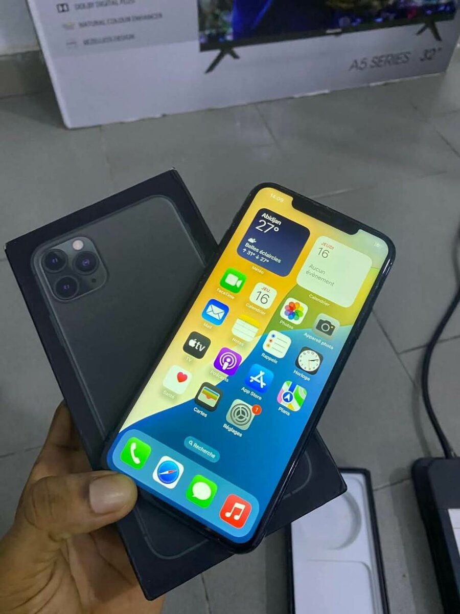 iPhone 11 pro 64go neuf dans carton