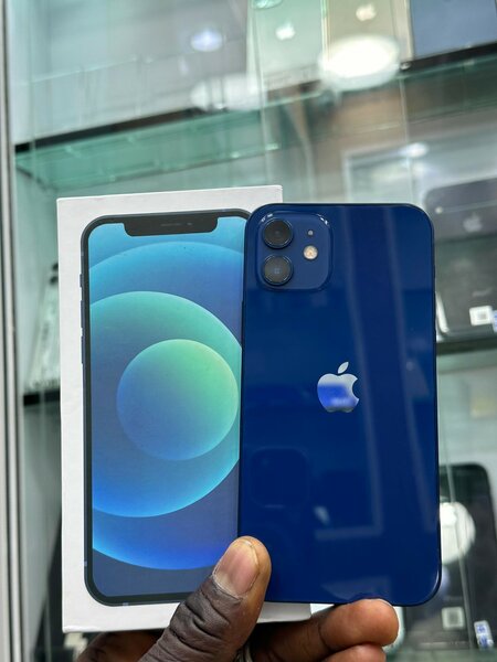 iPhone 12 64giga propre