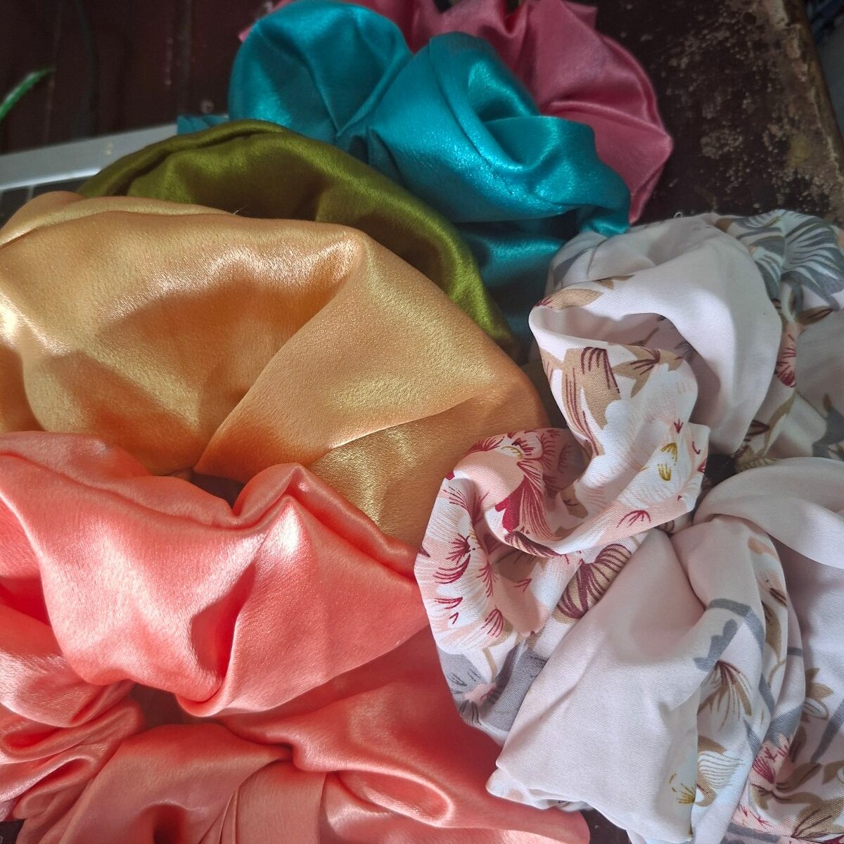 6 Chouchous en Satin Colorés