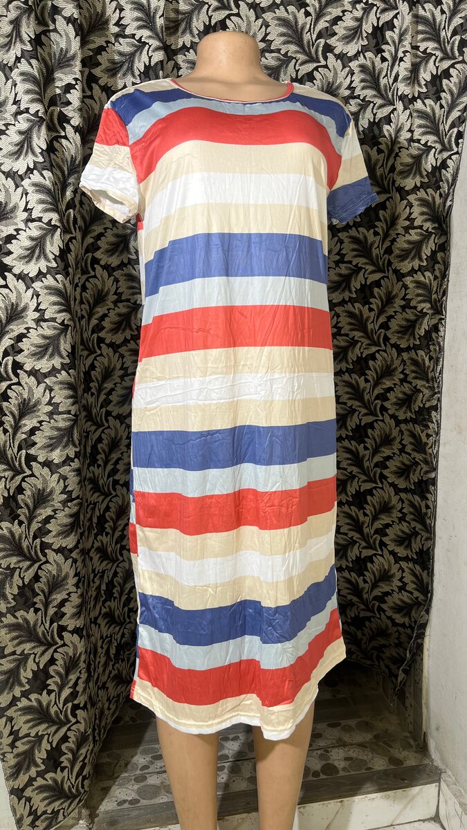 Robe longue à rayures colorée