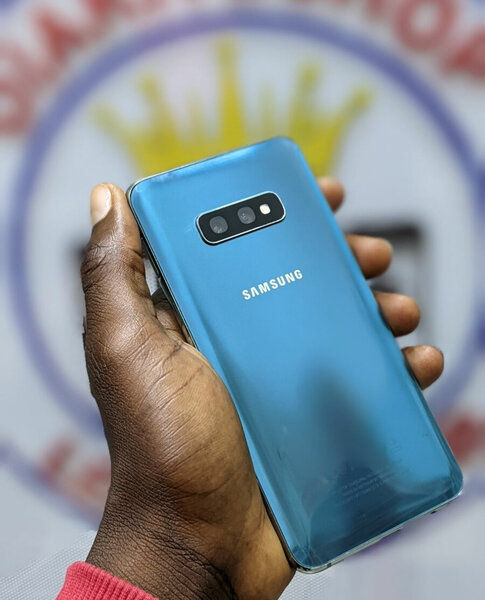 Samsung Galaxy S10e