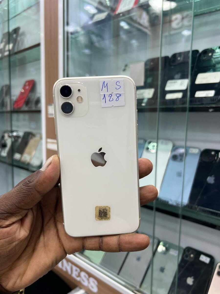 iPhone 11 64go quasi neuf
