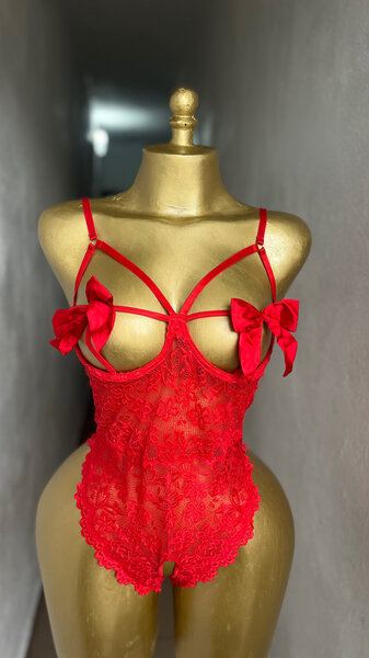 Body en dentelle rouge sexy