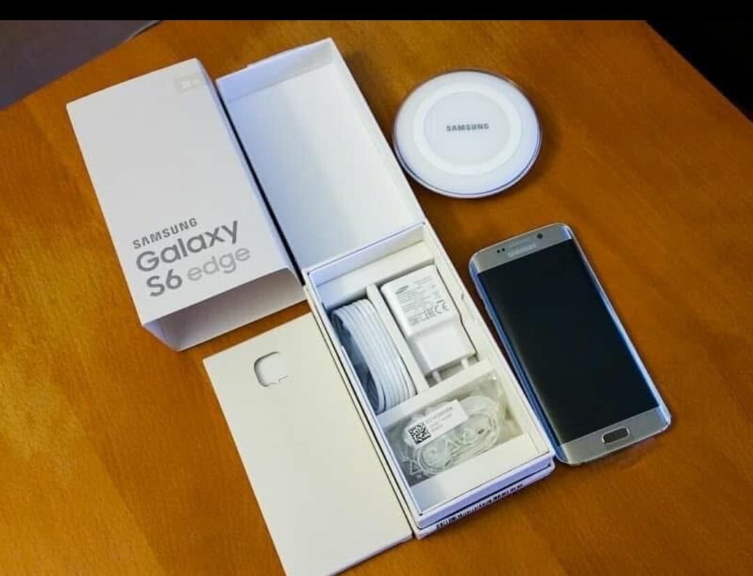 Samsung Galaxy S6 Edge Smartphone