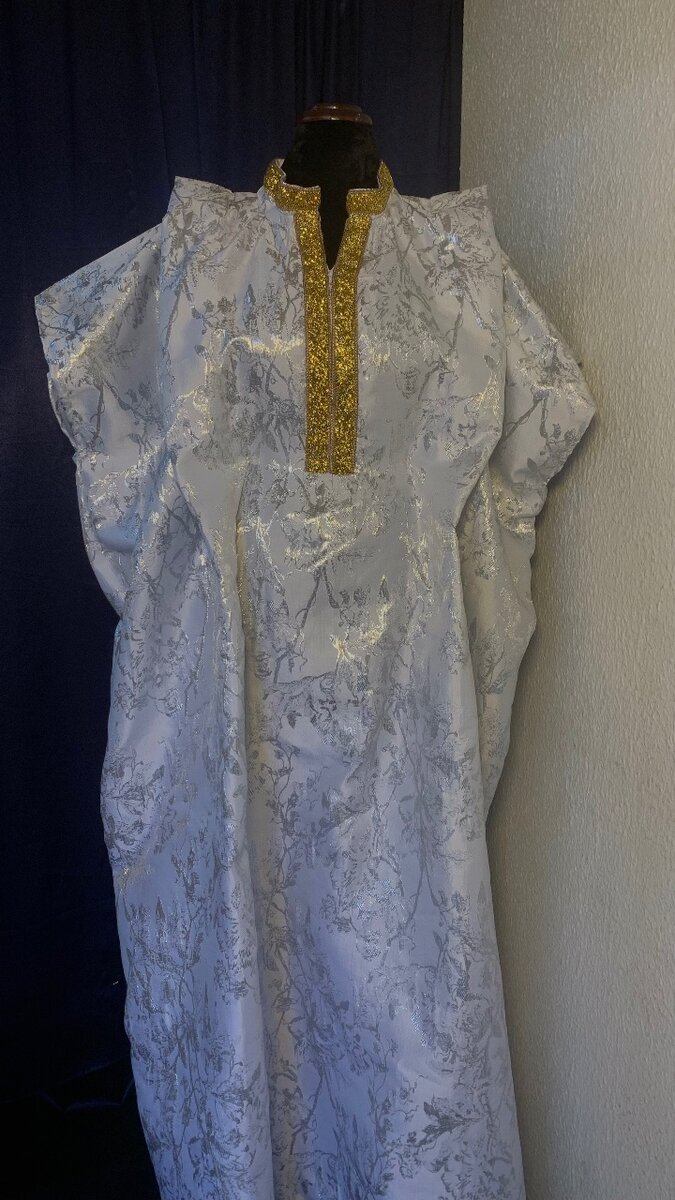 Boubou brocard blanc, doré