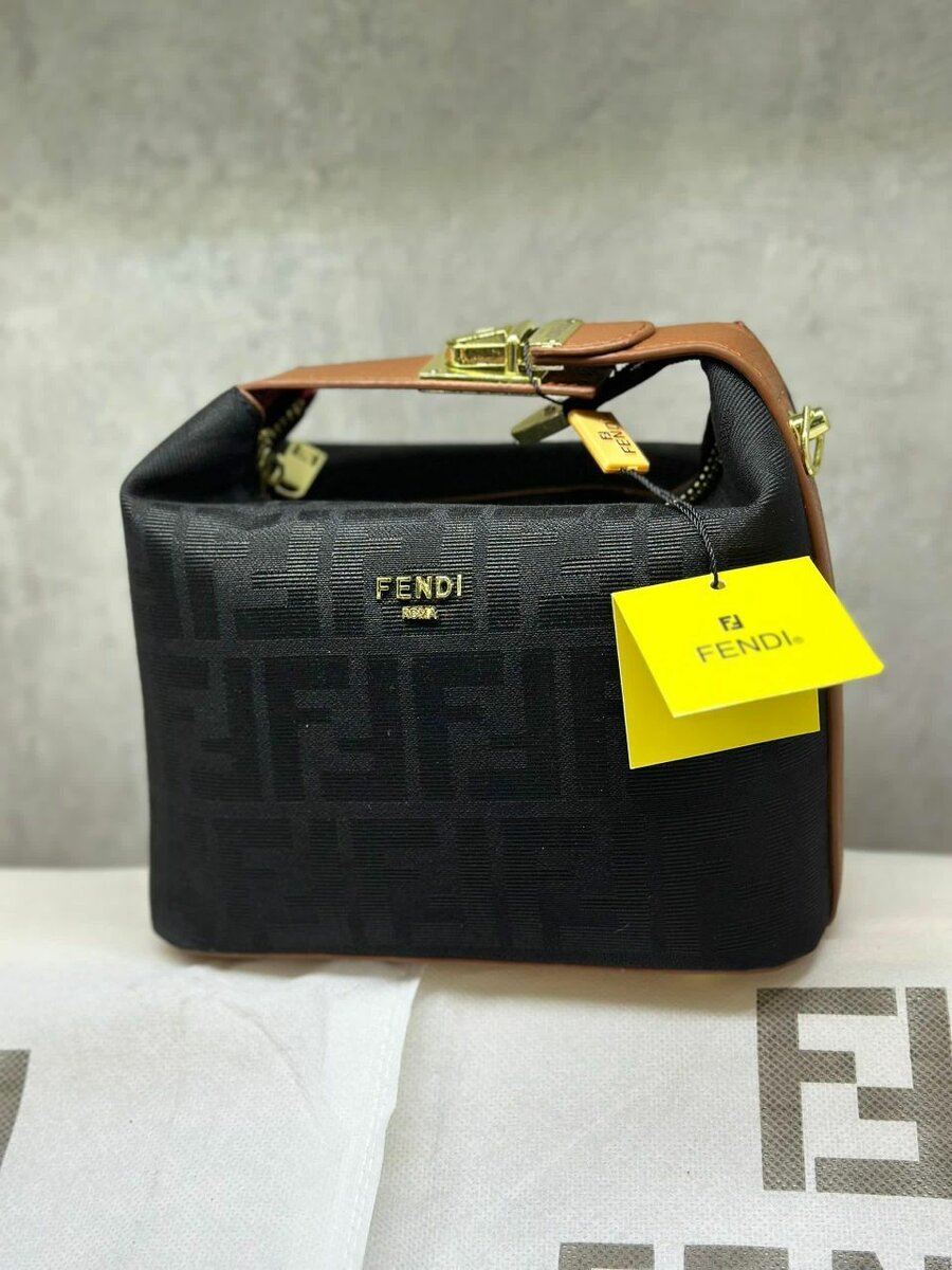 Fendi / бесплатная доставка.