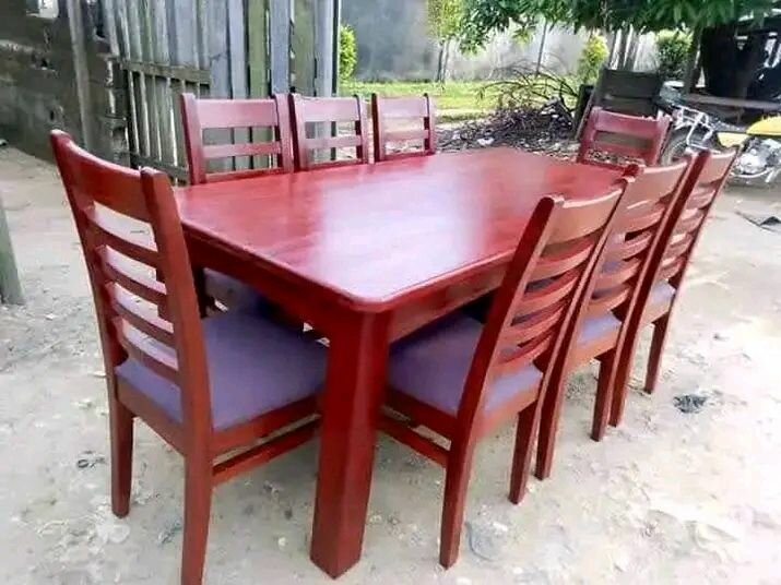 Table à manger en bois massif