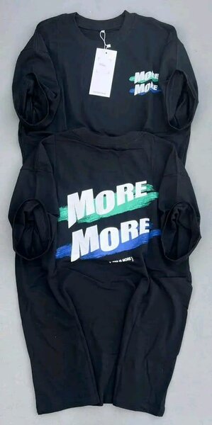 T-shirt graphique moderne