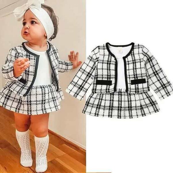 Vêtements pour petite fille.
